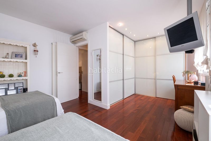 Foto b1b30a8f-b9b6-4422-903b-6aa5c6e3020e. Casa adossada amb aparcament a Centre Salou