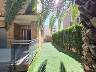 Semi detached house in Barenys. Casa con jardin de 4 habitaciones en barenys