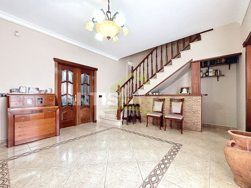 Foto f8995a42-cec2-4ba9-bfcb-91493a9c0233. Casa en Puente Genil