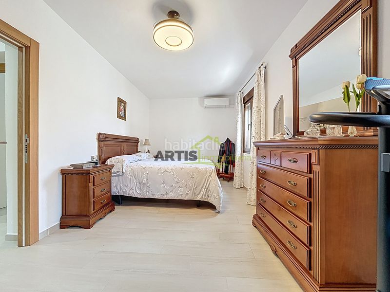 Foto 25735875-49d8-4cee-93b9-f2b63248fcd1. Casa  con elevador en Puente Genil