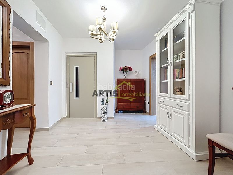 Foto 7463e26a-da77-4b59-97ff-839e6ca6f4e2. Casa  con elevador en Puente Genil