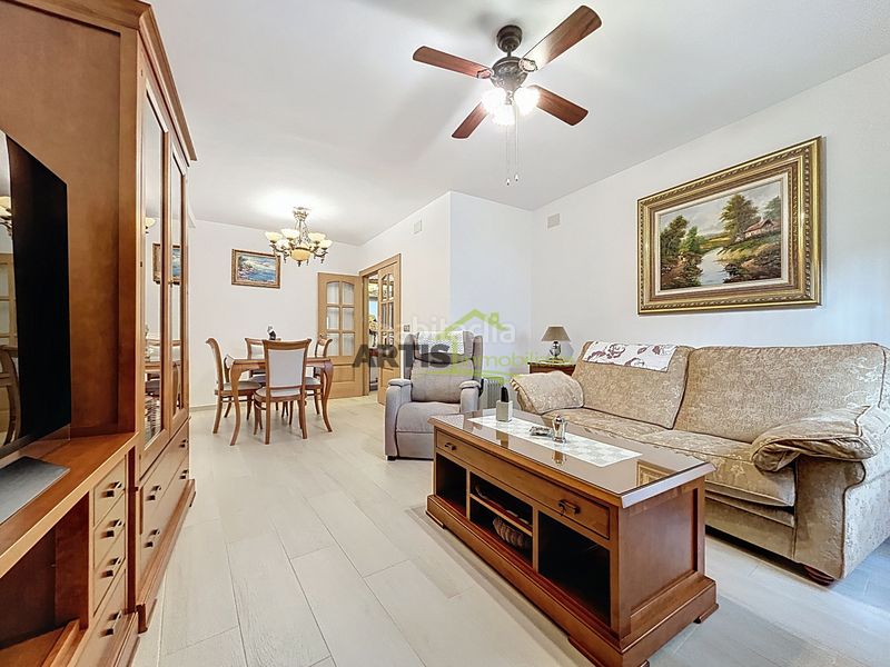 Foto 8019019b-4035-4f26-bffe-3a3dd7e043e3. Casa  con elevador en Puente Genil