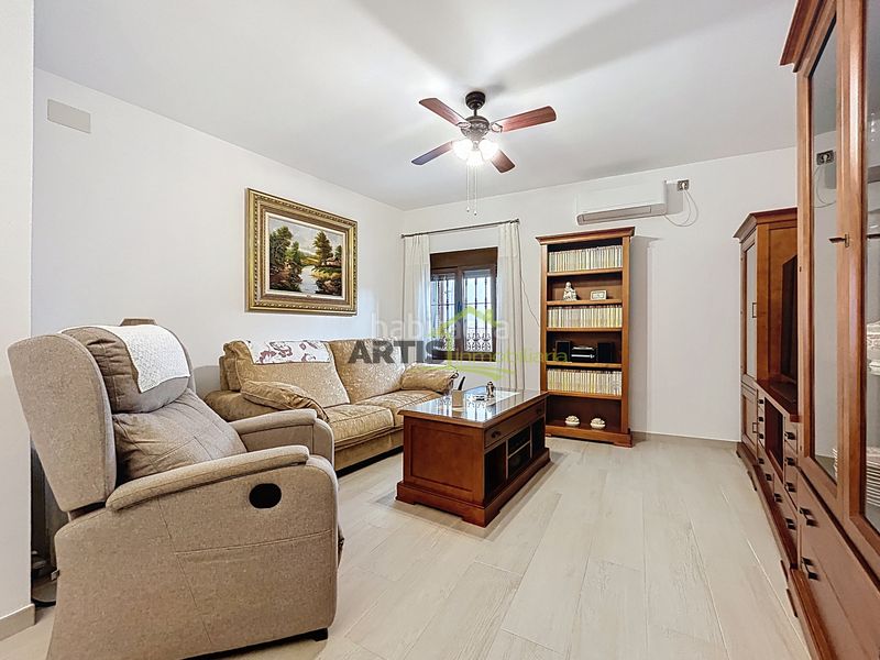 Foto a1ed0a15-f749-4cf8-8a17-e616d90995d3. Casa  con elevador en Puente Genil