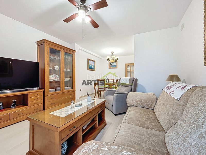 Foto a73b0c7f-95cc-49e8-8272-2b97f808a116. Casa  con elevador en Puente Genil