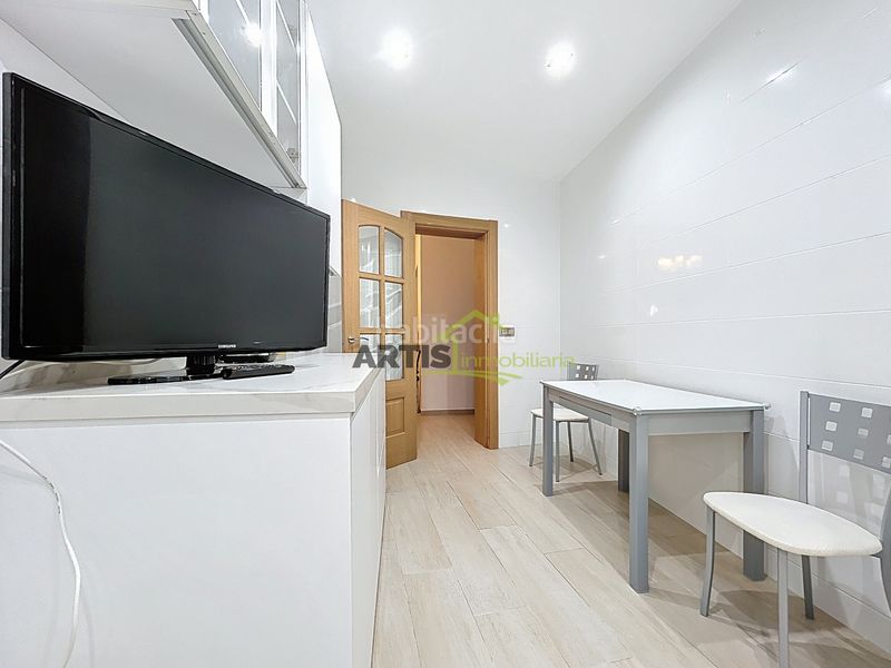 Foto afc2f96e-d99b-49c9-921a-84e64d6628cd. Casa  con elevador en Puente Genil