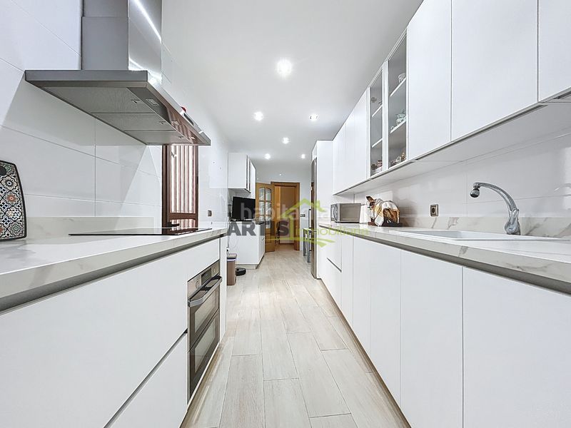 Foto b080da2b-8f76-4197-9af4-7ff623565c98. Casa  con elevador en Puente Genil