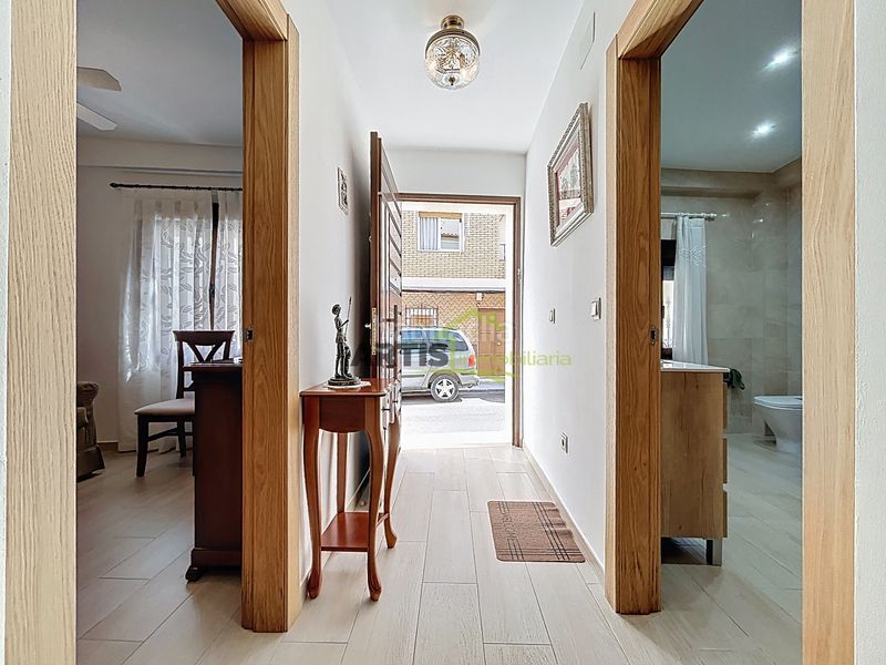 Foto b494d695-094b-48bf-8619-5ea2e45e89e3. Casa  con elevador en Puente Genil