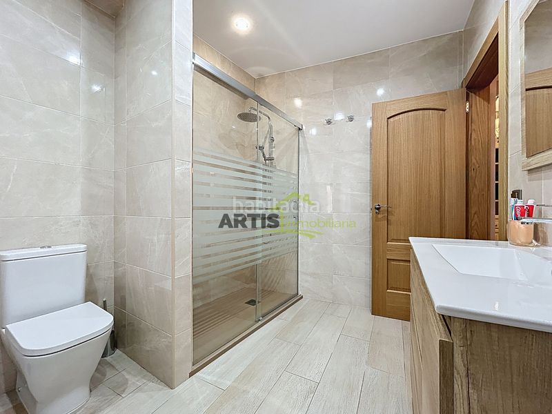 Foto c9d2c053-bcaf-4e4f-81b7-0e243bdbd961. Casa  con elevador en Puente Genil