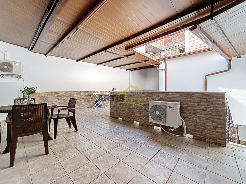 Foto cdf91947-25d1-4f35-9867-b22bb5ae829e. Casa  con elevador en Puente Genil