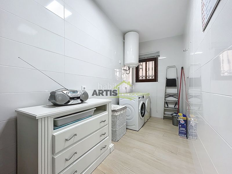 Foto e93285c3-1fbc-4242-bed3-c12b7453ad4b. Casa  con elevador en Puente Genil