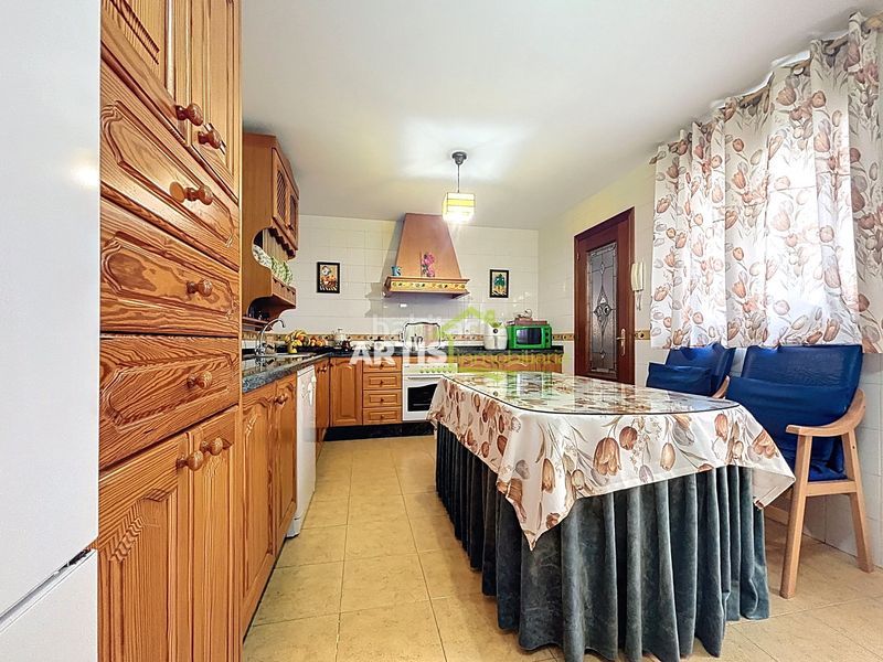 Foto 1095a188-55a6-499e-8670-b0a958c542f2. Casa adossada amb aparcament a Puente Genil