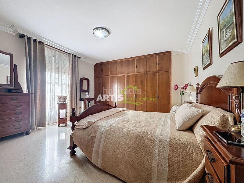 Foto 30c0c538-e53c-4822-a8a2-ab285b18397b. Casa adossada amb aparcament a Puente Genil