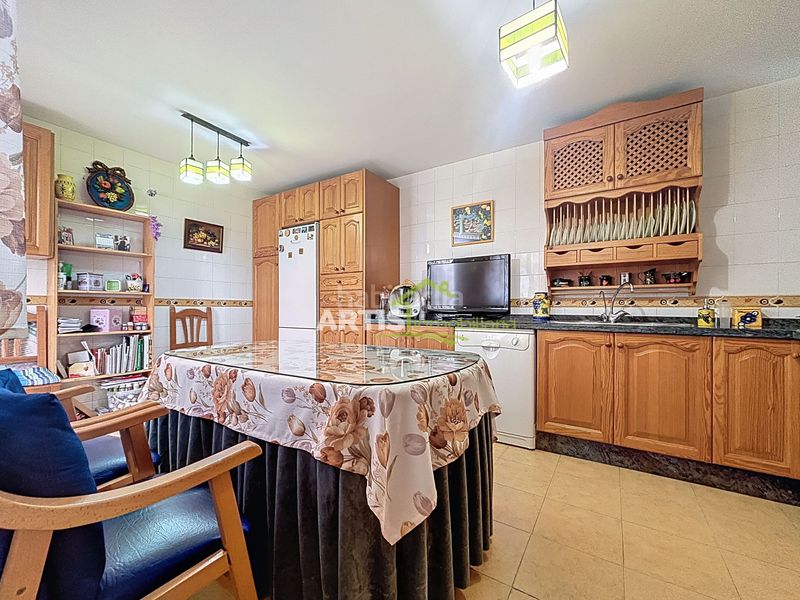 Foto b9d75327-03f7-4232-ba85-6ba58fb6af5b. Casa adossada amb aparcament a Puente Genil