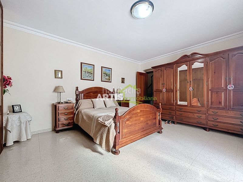 Foto e2baf0e1-d82a-4b2c-b41c-9e4ddd1fffda. Casa adossada amb aparcament a Puente Genil