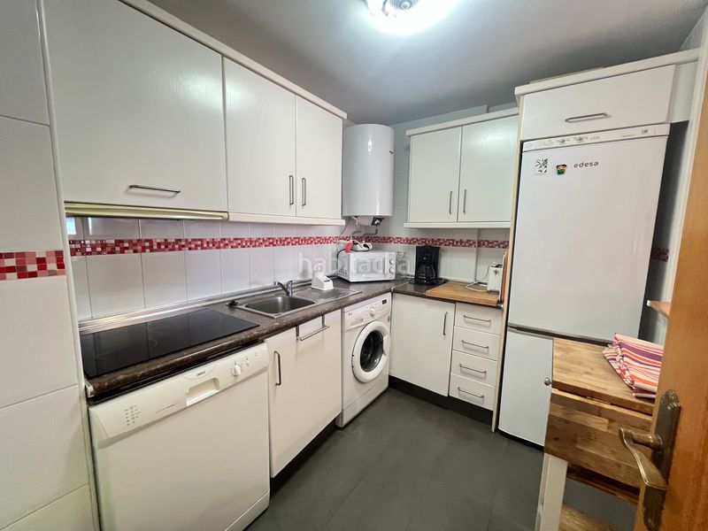 Foto 2f69b8f9-42bf-4ce9-ac73-a89dd730da21. Rent apartment in avenida andasol 12 in Costabella Marbella