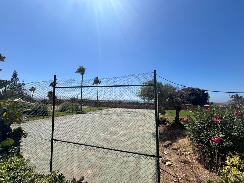Foto 81a40f09-f6cf-4a08-8868-074933649f27. Rent apartment in avenida andasol 12 in Costabella Marbella