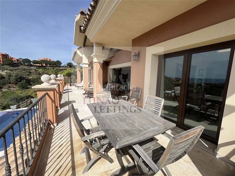 Foto b3d7de3b-da20-45b8-8126-5d2c0fd1e4e6. Affitto chalet in urbanización el rosario 466 in El Rosario - Ricmar Marbella