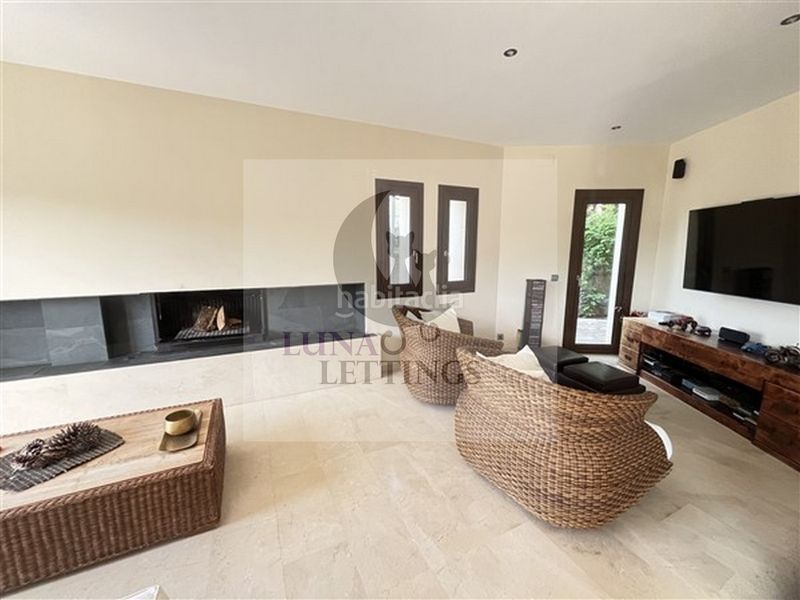Foto 0ab40b26-81d0-4f8a-bdd5-694aacdd653e. Location chalet dans urbanización el rosario 466 dans Marbella