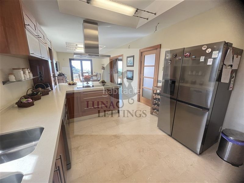 Foto 2a02cb3b-2be5-4760-8045-800380568442. Location chalet dans urbanización el rosario 466 dans Marbella