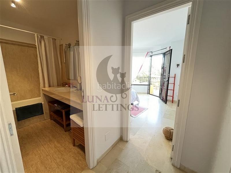 Foto 0c27055d-d144-46e0-b316-d0c177ed09e0. Location duplex dans avenida jacaranda 2 dans Las Chapas - Alicate Playa Marbella