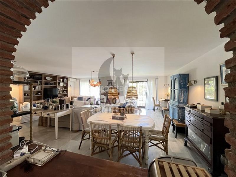 Foto 4cc7ddb1-09c6-483e-85bf-b54625c302a0. Location duplex dans avenida jacaranda 2 dans Las Chapas - Alicate Playa Marbella