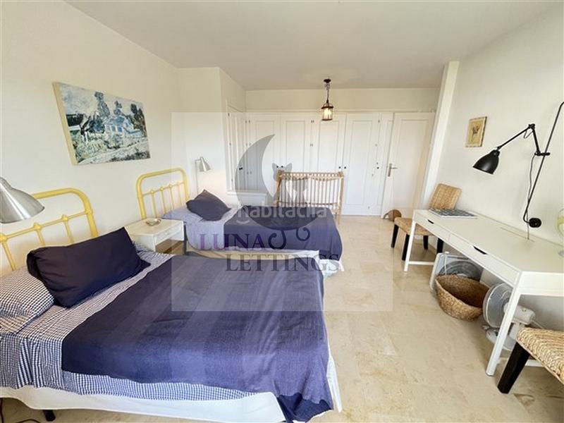 Foto 72db84f3-ba4e-4b0c-9c7d-d939d927add2. Location duplex dans avenida jacaranda 2 dans Las Chapas - Alicate Playa Marbella