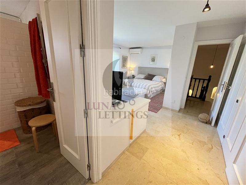 Foto 9b7865d4-7b6d-4e72-979f-395fbb923bb4. Location duplex dans avenida jacaranda 2 dans Las Chapas - Alicate Playa Marbella
