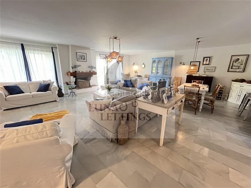 Foto ec377d60-7d58-46da-8f20-5659eb4cb004. Location duplex dans avenida jacaranda 2 dans Las Chapas - Alicate Playa Marbella