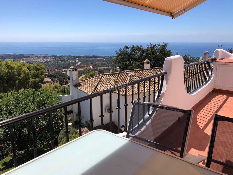 Foto 361ac0c6-6974-49c1-8fe3-397e12e6a7f8. Àtic a calle del faisán 7 a Alto de los Monteros Marbella