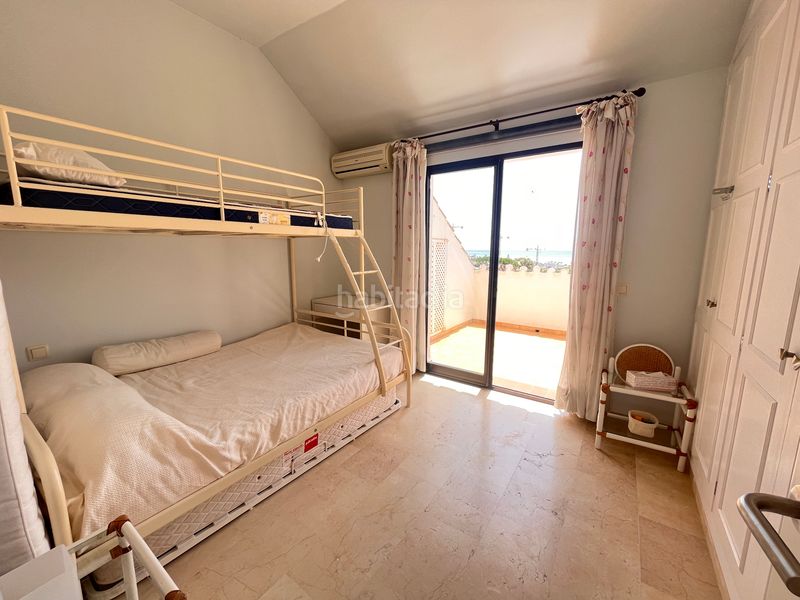 Foto 0abe4953-5745-460a-b53f-4d7200464e62. Rent triplex in avenida jacaranda 31 in Las Chapas - Alicate Playa Marbella