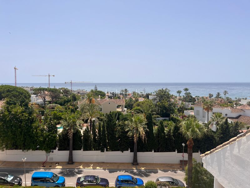 Foto 8e429ff4-b47f-45ed-907f-4dbb329816fc. Rent triplex in avenida jacaranda 31 in Las Chapas - Alicate Playa Marbella