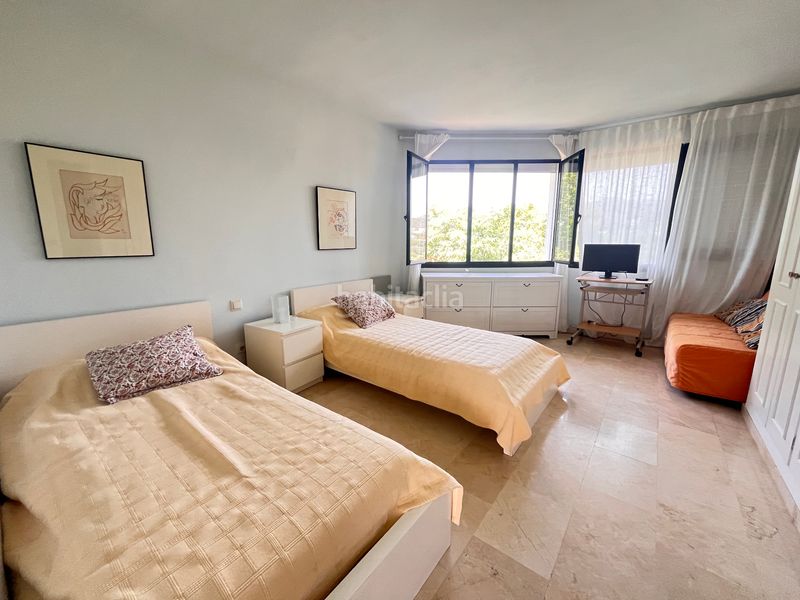 Foto 0ab6a007-a731-4221-8fbb-7aa5956e7886. Lloguer tríplex a avenida jacaranda 31 a Las Chapas - Alicate Playa Marbella