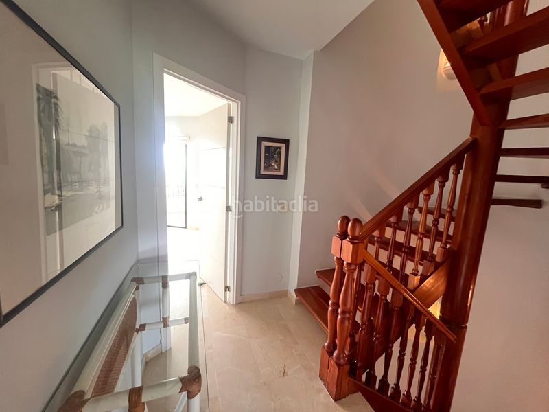 Foto 75a74e09-3990-4a2b-a31e-ff3f229e5e42. Lloguer tríplex a avenida jacaranda 31 a Las Chapas - Alicate Playa Marbella