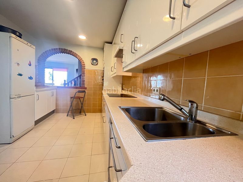 Foto 7d6c1408-42f9-4e4c-ad04-10212845a588. Lloguer tríplex a avenida jacaranda 31 a Las Chapas - Alicate Playa Marbella