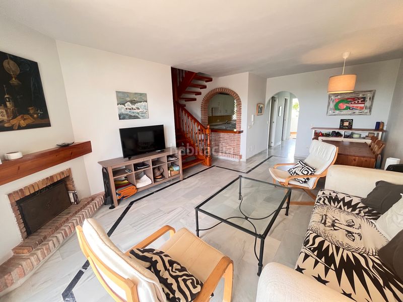 Foto 91b049b4-0b26-46d3-86ca-5de4b8c54c30. Lloguer tríplex a avenida jacaranda 31 a Las Chapas - Alicate Playa Marbella