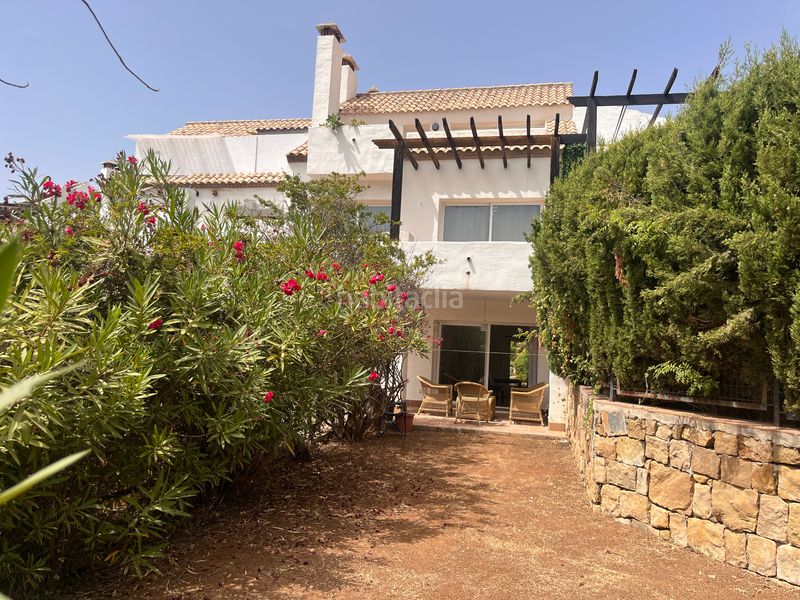 Foto 02f399a7-4b31-4e25-8016-0eb1cadd1c02. Casa adossada a calle concha lagos 4 a lomas de Marbella club Marbella