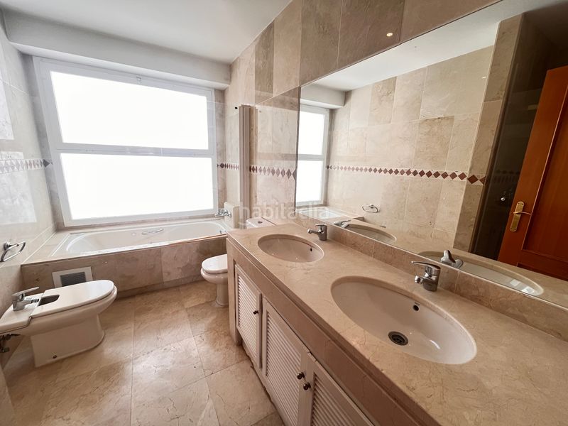 Foto 0b5bcf86-1ea3-4ae7-84b5-b5ca5e1a98cd. Casa adossada a calle concha lagos 4 a lomas de Marbella club Marbella