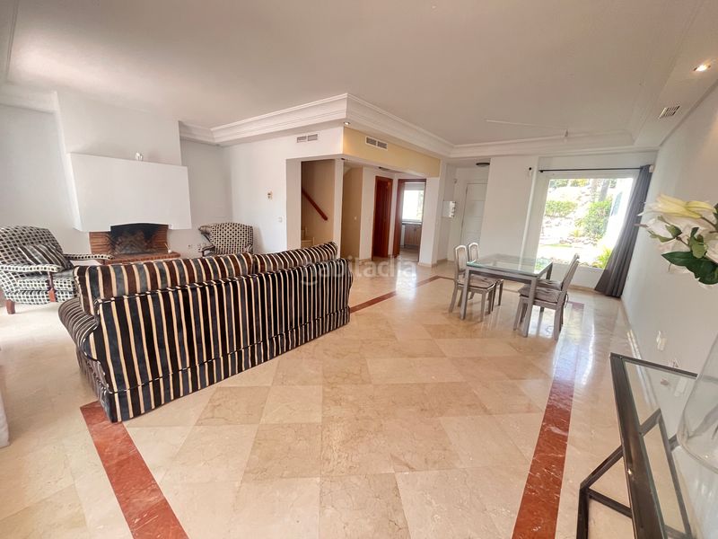 Foto 2baed83b-889e-4e06-b8a2-7d6c96ae34dd. Casa adossada a calle concha lagos 4 a lomas de Marbella club Marbella