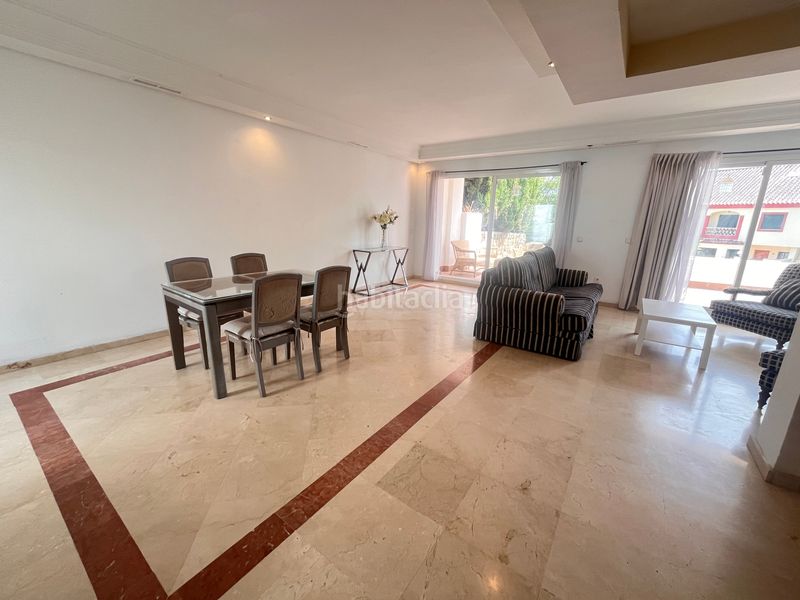 Foto d6a95ee3-7fde-4868-9d9c-b3195c5a8da1. Casa adossada a calle concha lagos 4 a lomas de Marbella club Marbella