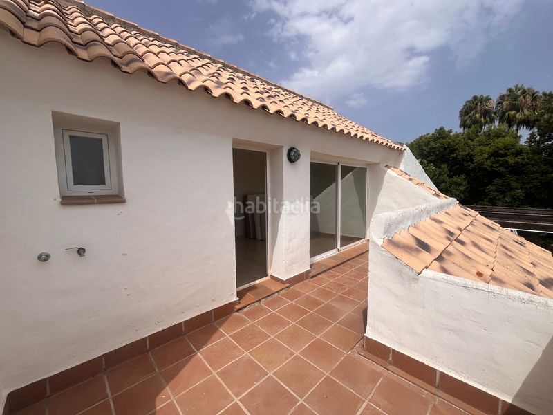 Foto dee507d6-1f5a-491f-91e4-cfb60a65c029. Casa adossada a calle concha lagos 4 a lomas de Marbella club Marbella