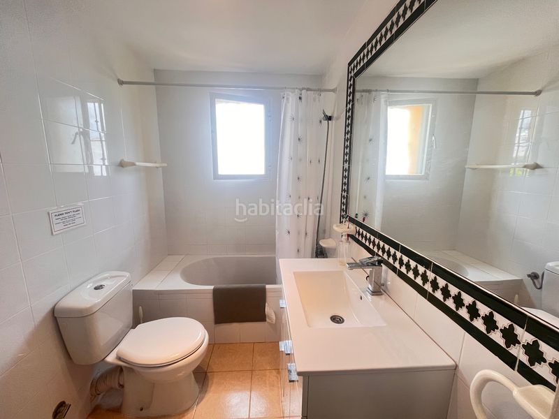 Foto b3ec1fc5-77a1-4660-ac35-892bb47251b0. Lloguer casa adossada a calle madrid 25 a Costabella Marbella