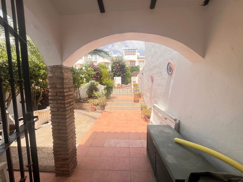 Foto bcc383a2-e480-49ca-970d-296faa6f8965. Lloguer casa adossada a calle madrid 25 a Costabella Marbella