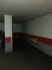 Car parking in Calle Melchor Almagro