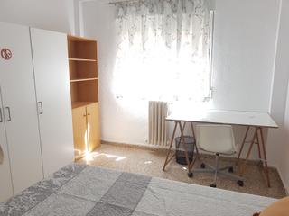 Lloguer Pis a Calle martínez de la rosa 21. Se alquila piso de 4 dormitorios