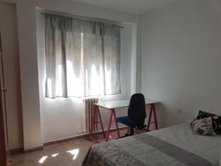 Location Appartement  Plaza albert einstein. Se alquila piso de 4 dormitorios