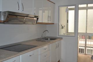 Location Appartement  Calle san isidoro. Se alquila piso totalmente reformado