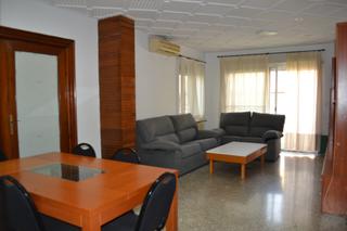 Alquiler Piso  Calle recogidas. Se alquila piso de 5 dormitorios