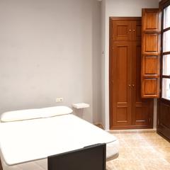 Lloguer Pis  Plaza de bib-rambla. Se alquila estudio en pleno centro de granada