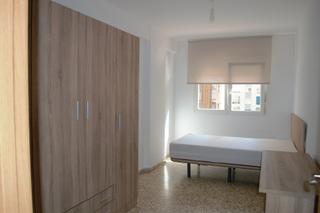 Location Appartement  Avenida de américa. Se alquila piso de 4 dormitorios