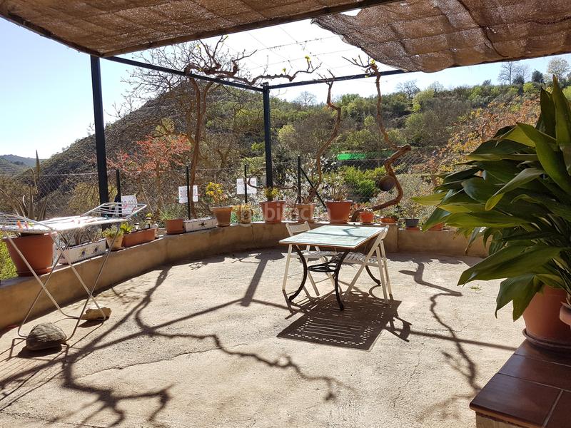 Foto 61742df5-73bf-4b46-8703-819f41a9bb69. Finca rústica se vende casa con terreno en durcal en Dúrcal